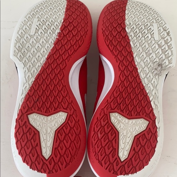 Nike Kobe Mamba Focus Basketball Shoes - Picture 5 of 6